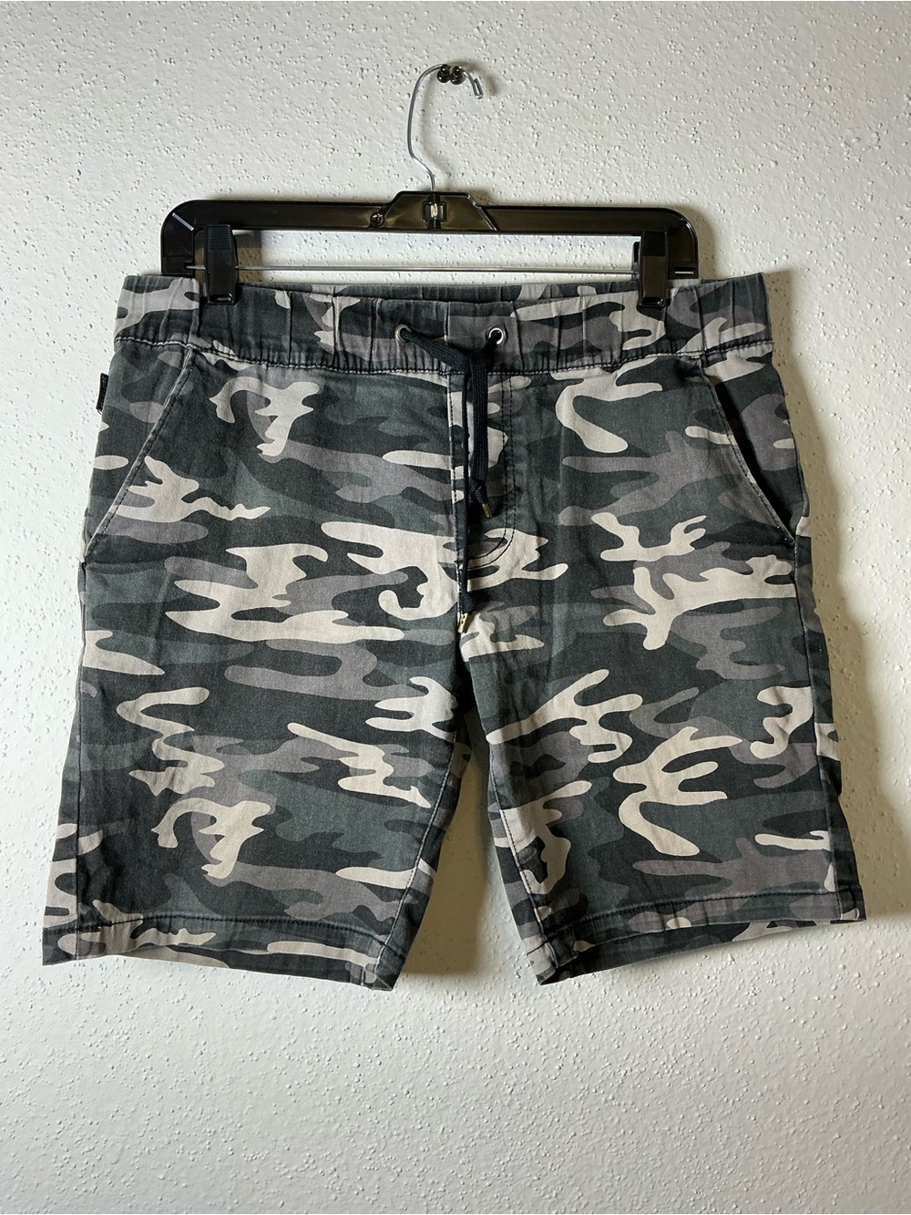 Ring of Fire Men's Gray Camo Drawstring Shorts